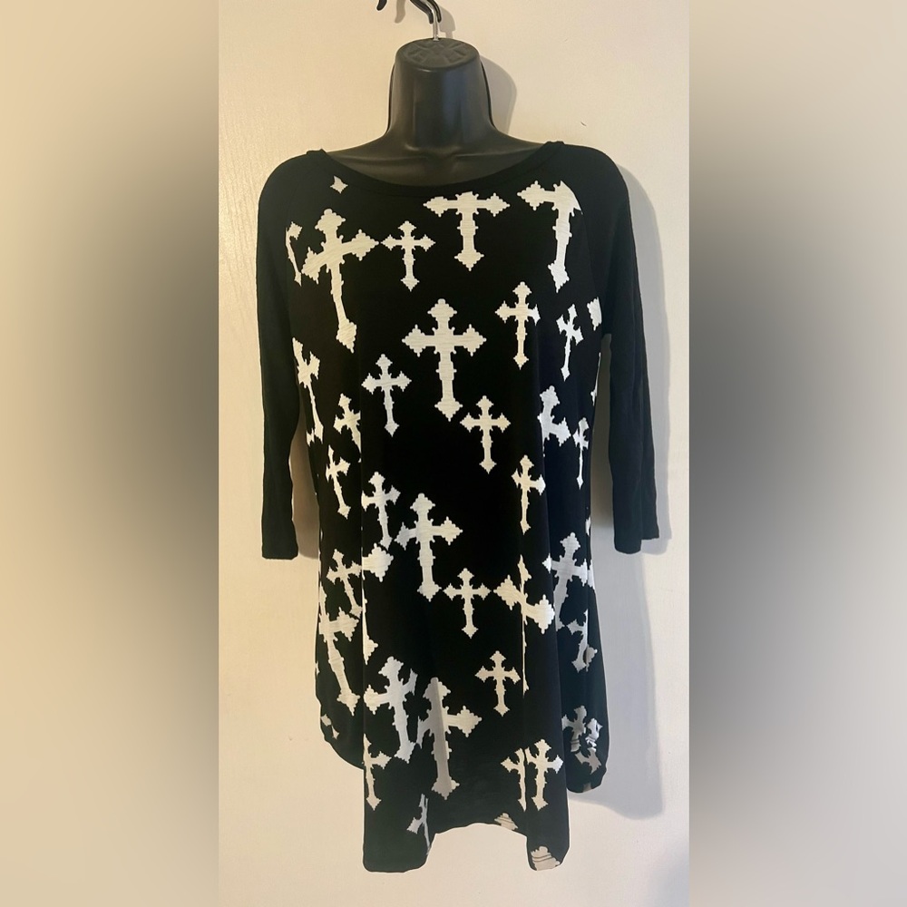 Tunic style cross shirt